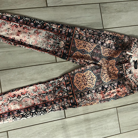 BEBE Pants - Picture 7 of 7